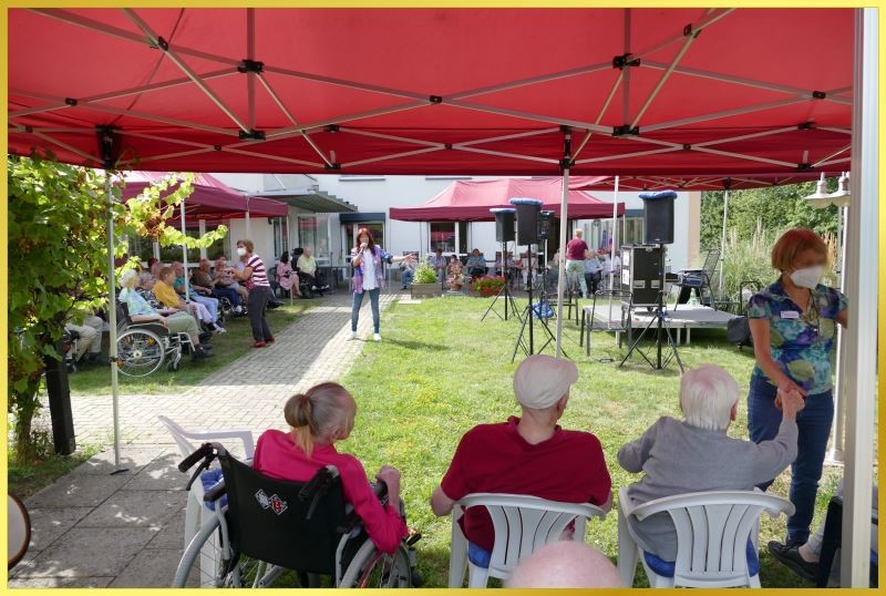 Bewohnerfest im Garten bei 31 Grad