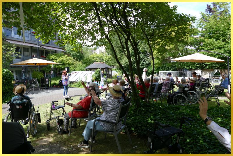 Sommerfest im Freien bei 30 Grad