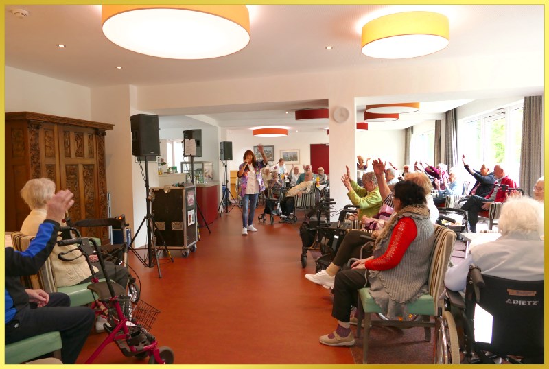 Sommerkonzert in der groen Cafeteria.