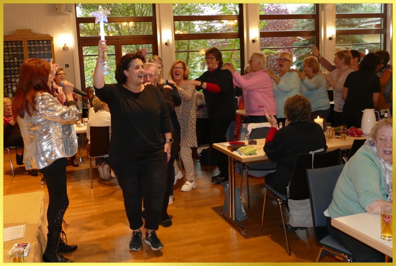 Polonaise beim Frauenverein